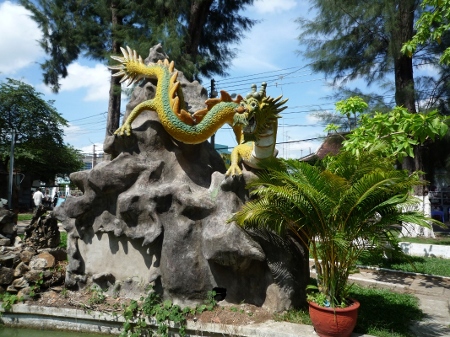 un dragon fort sympathique