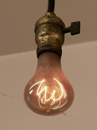 l’ampoule la plus ancienne du monde