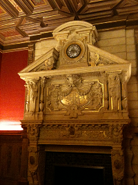 la cheminée de la salle du conseil